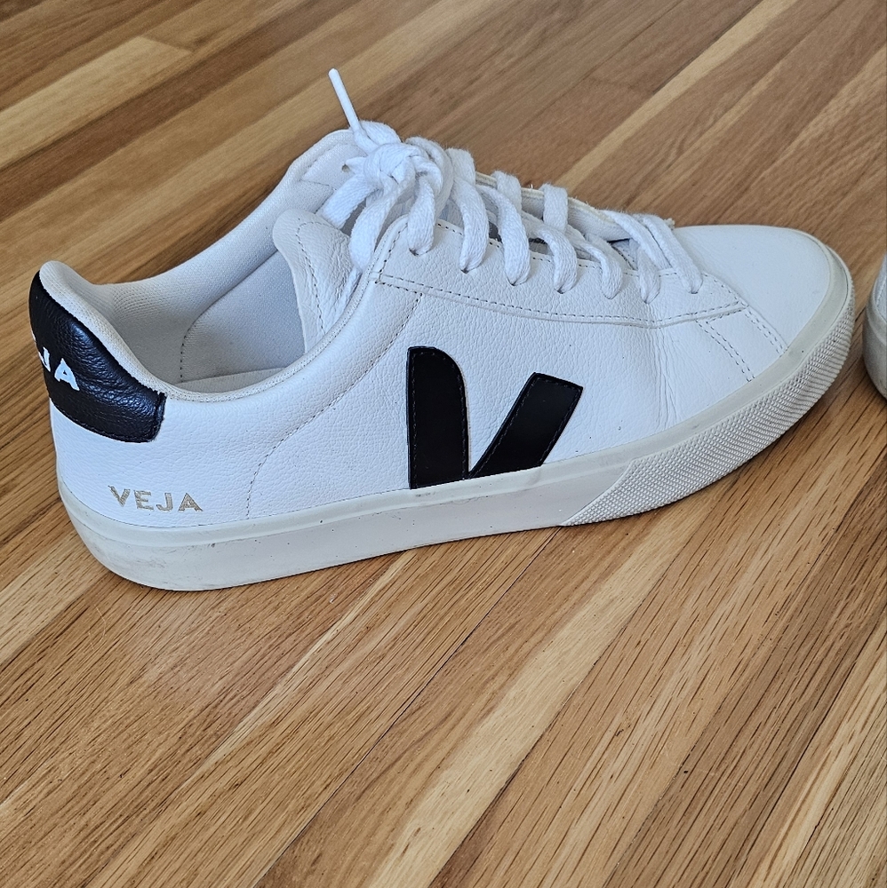 Veja US womens 10